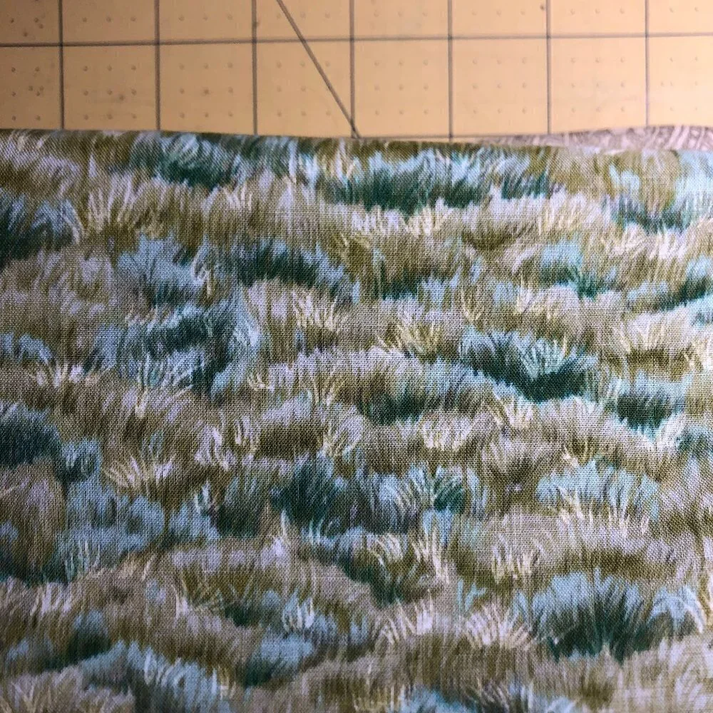 🛒 $28 Quilt Cotton Fabric - 4  1/2 yard Grass Hoffman - Picture 2 of 2